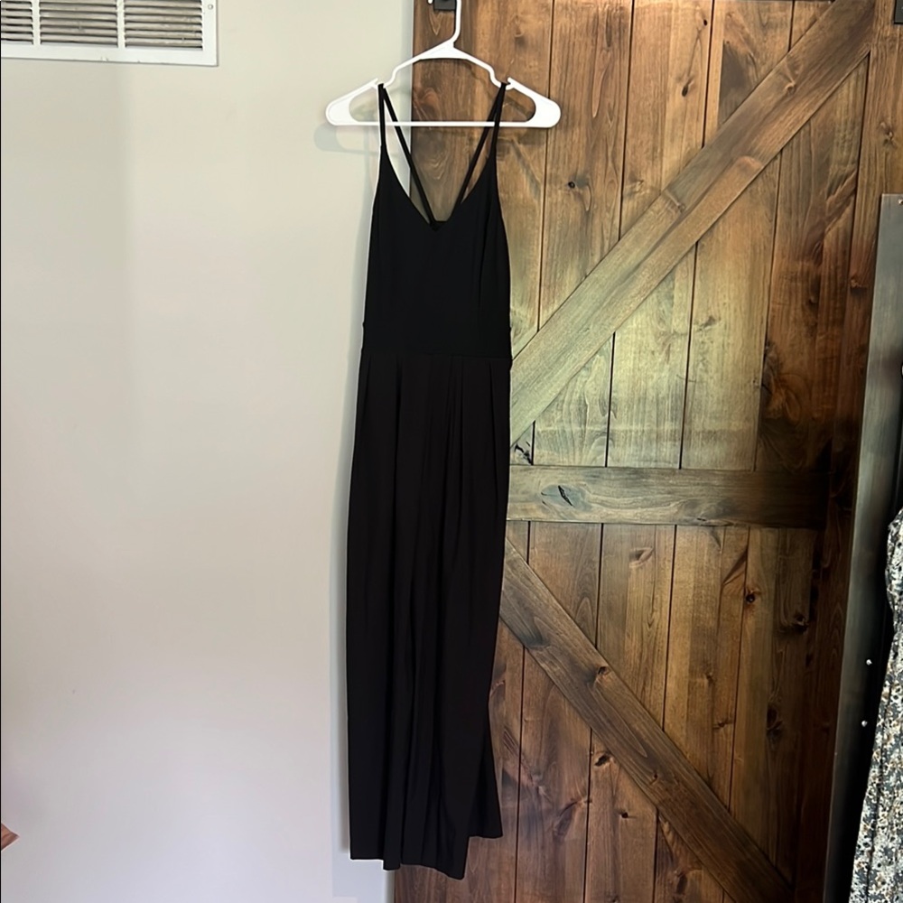 HALARA Black Sleeveless V-neck Jumpsuit